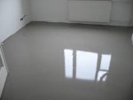 Наливні підлоги: це будівельні суміші, призначені для формування гладкого, рівного шару на стягуванні під фінішне покриття підлоги (ламінат, паркет, ковролін, лінолеум, плитка
