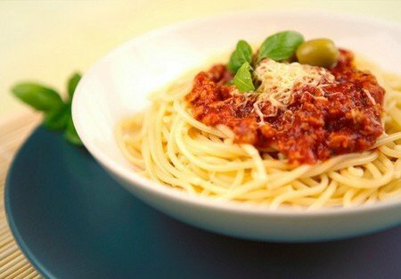 Спагеті - італійська страва, яке користується популярністю у всьому світі