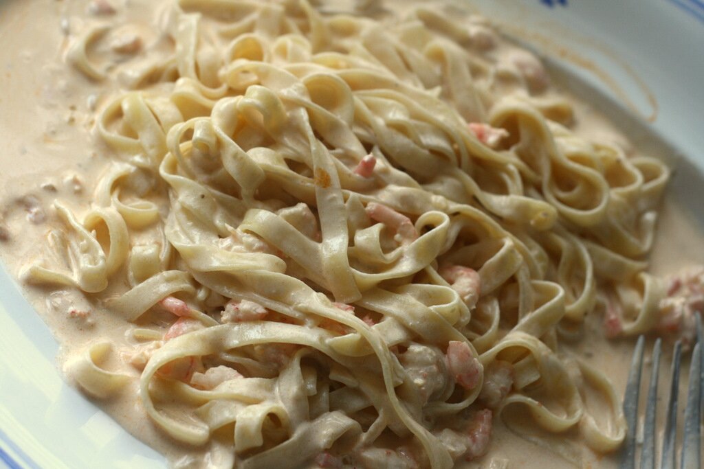 Італійці придумали спагетті і різні смачні соуси до них, а ми з задоволенням