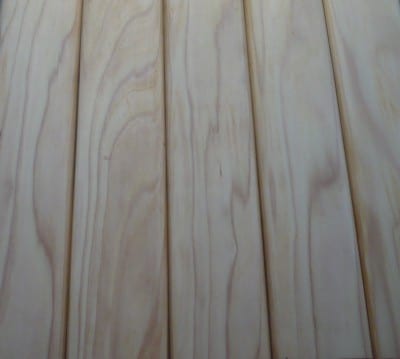 Оброблена масляним складом деревина стає стійкою до зміни вологості середовища, вона не розсихається і не розбухає, але лаком її покривати вже не можна